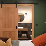 La Jardiniere Oda ve Kahvaltı Érezée