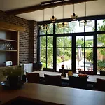 Oda ve Kahvaltı La Jardiniere 3*