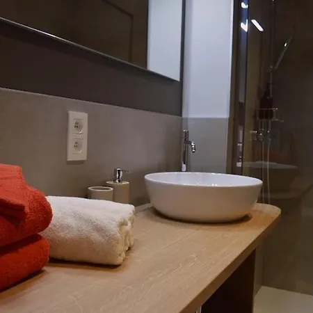 La Jardinière Bed & Breakfast Érezée