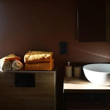 La Jardinière Bed & Breakfast