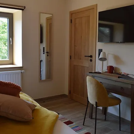 La Jardinière 3* Érezée