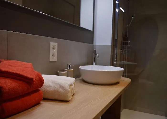 La Jardiniere Oda ve Kahvaltı Érezée